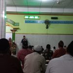 Bupati Haryanto (baju hitam) memberikan sambutan dalam sambangannya di Masjid Besar Baitul Muttaqin Gembong