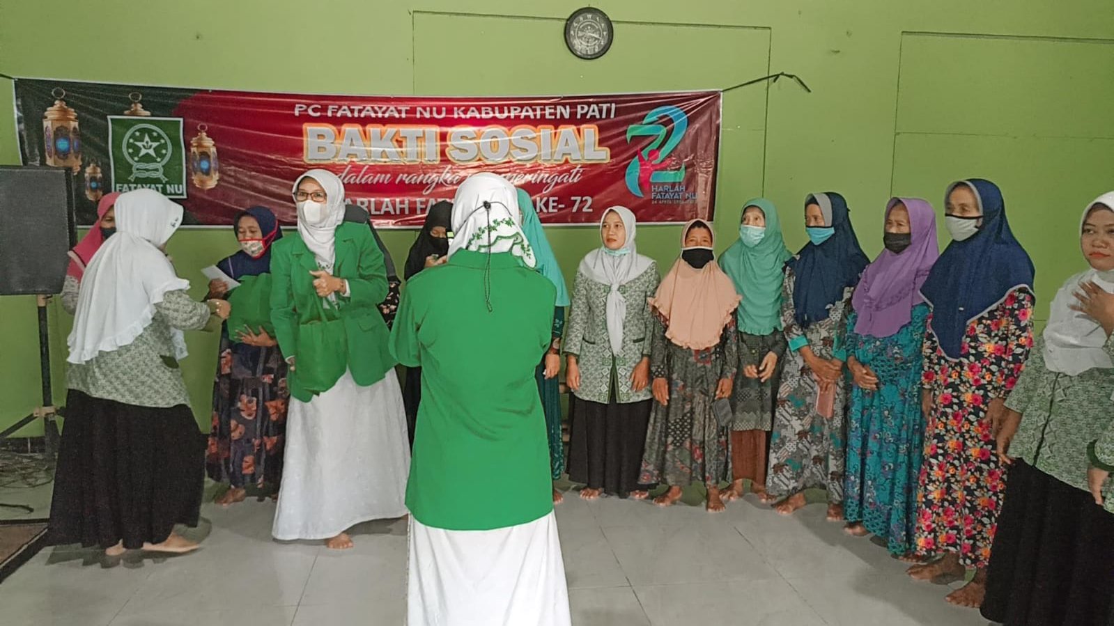50 Paket Sembako untuk Peringati HUT Fatayat