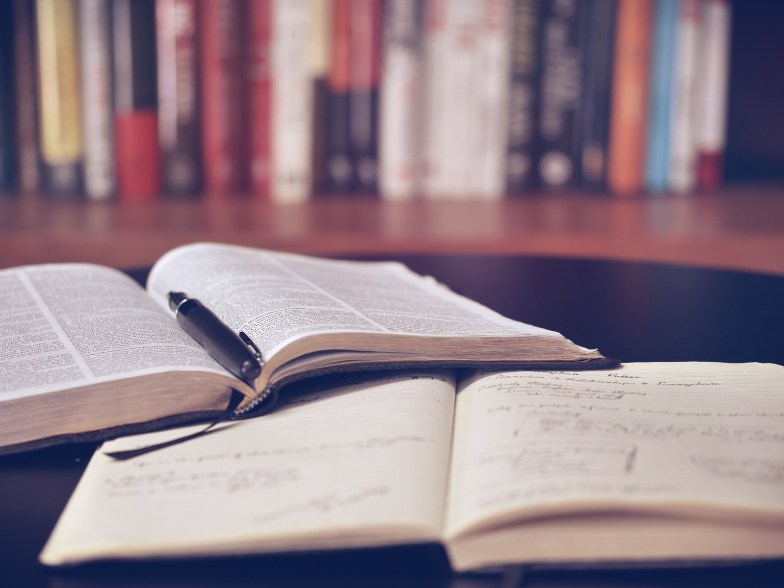 PCNU PATI - Dakwah Berbasis Literasi. Photo by Aaron Burden on Unsplash