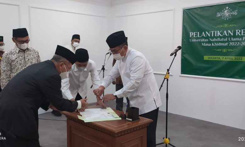 Ketua Umum PBNU, KH. Yahya Cholil Staquf Melantik Rektor UNU Purwokerto