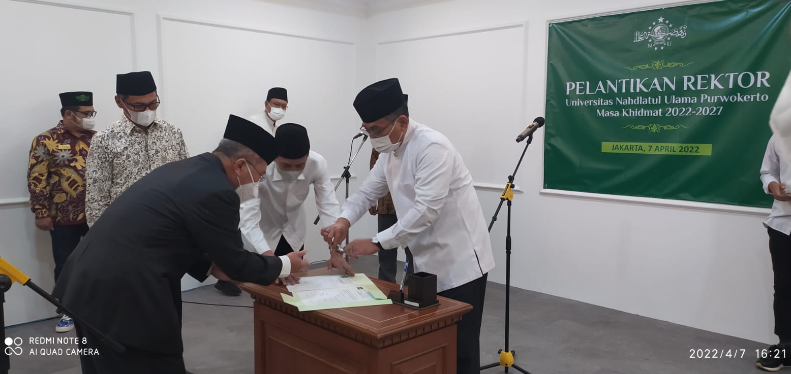 Ketua Umum PBNU, KH. Yahya Cholil Staquf Melantik Rektor UNU Purwokerto