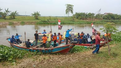 Masyarakat Lintas Agama Bersih-Bersih Sungai Juwana