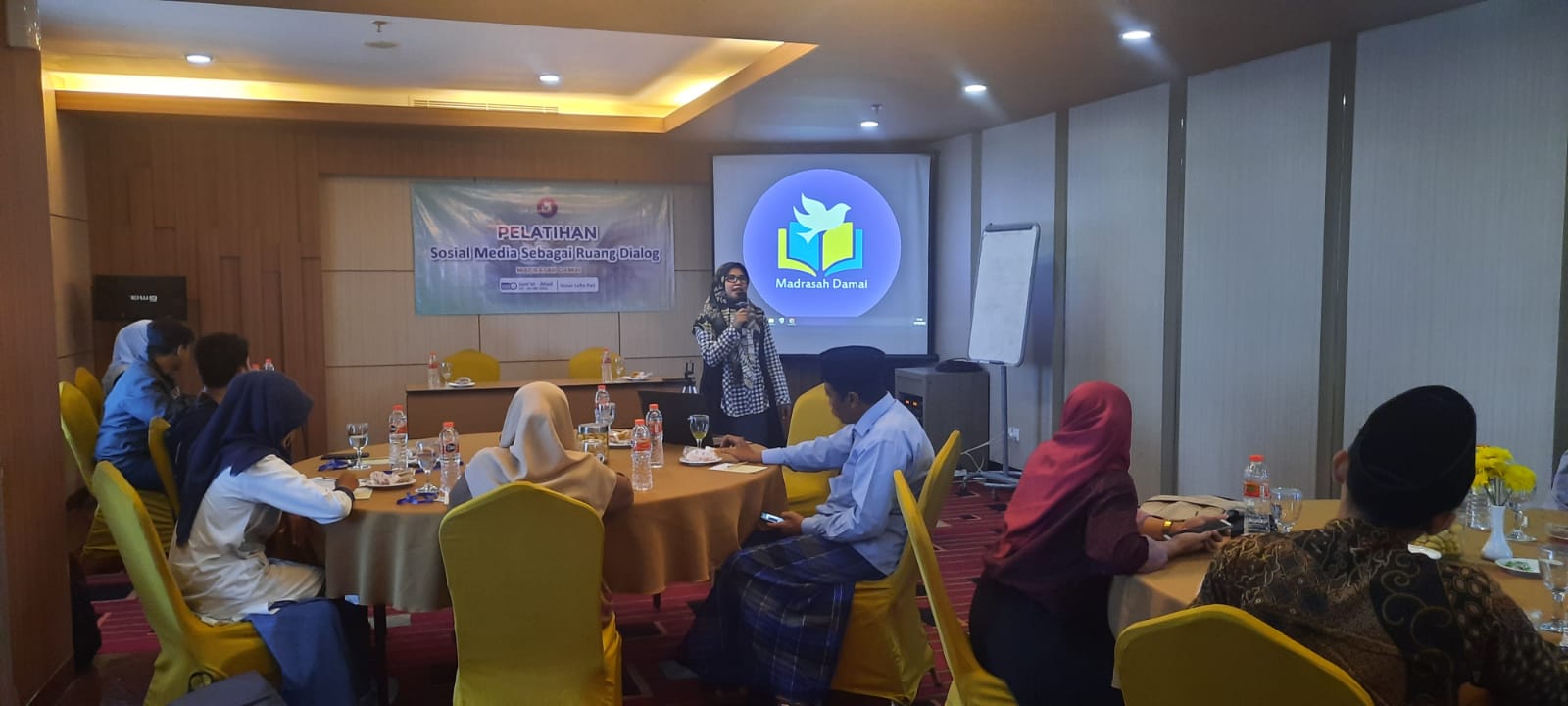 Madrasah Damai Pati Gelar Pelatihan Media Sosial