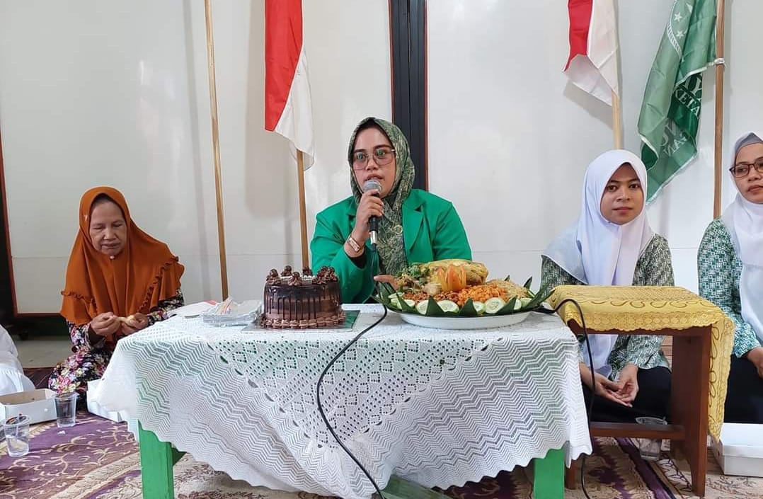 Muludan Bersama Mbak-Mbak Desa Ketanggan, PAC Fatayat Beri Dorongan
