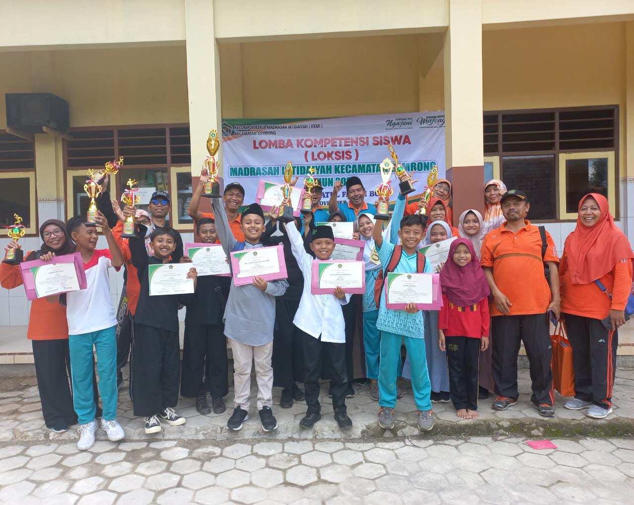 MHI Borong Piala Loksis, Waka Kurikulum Tegaskan Manfaat Ekskul
