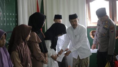 YPI Monumen Mujahidin Berikan Santunan pada Puluhan Anak Yatim dan Dhuafa 