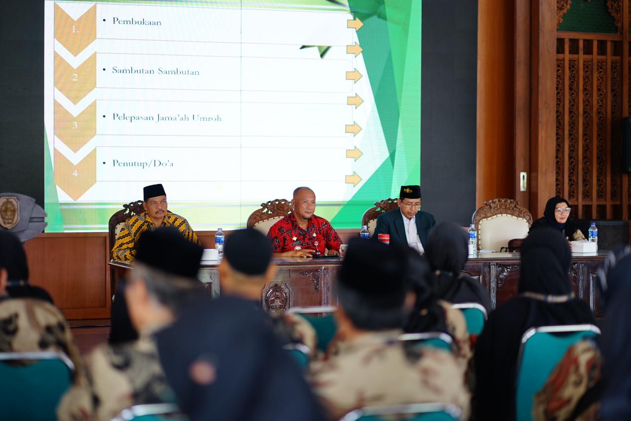 Jemaah Umrah Muslimat NU Pati Dilepas Pj Bupati
