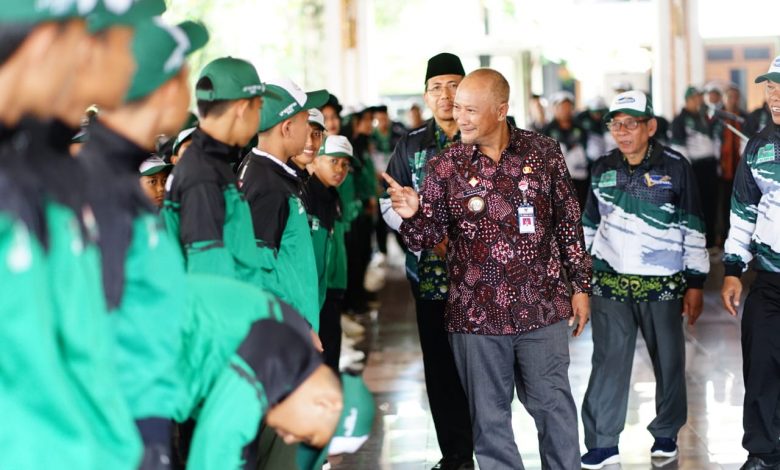 Kontingen Kabupaten Pati Diberangkatkan Pj Bupati untuk Mengikuti Porsema Tingkat Jawa Tengah 