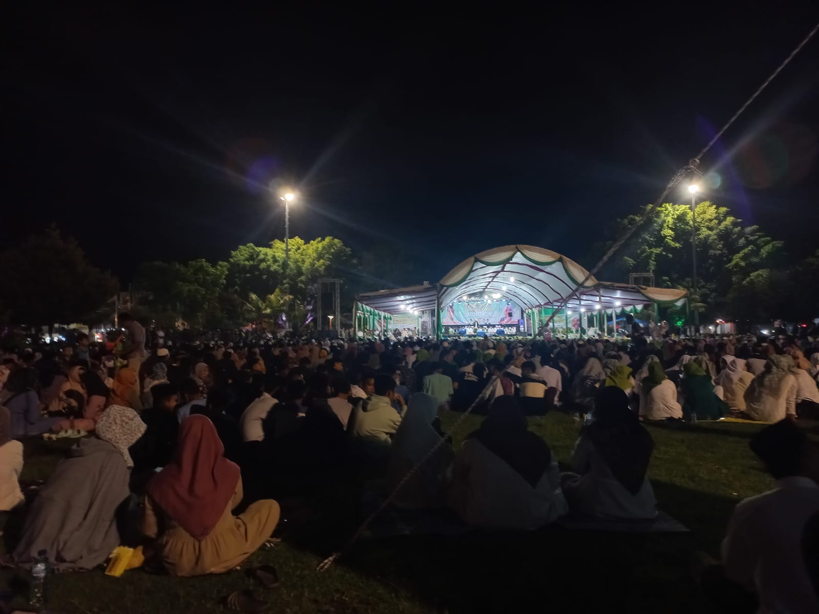 Perayaan Satu Abad NU di Alun-Alun Pati Dibanjiri Jama'ah