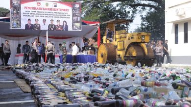 Belasan Ribu Botol Miras Dimusnahkan Polresta Pati, PCNU Beri Apresiasi