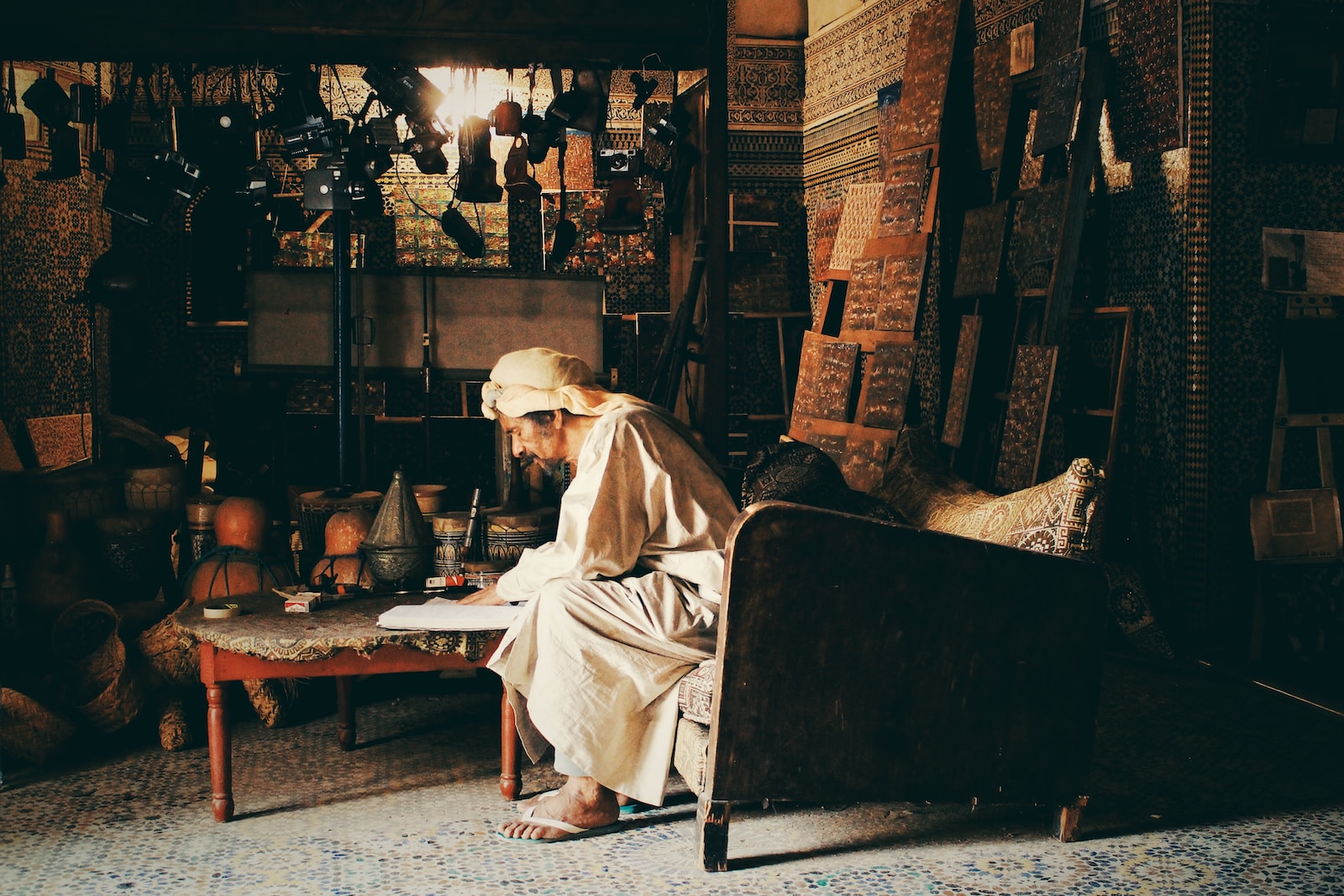 Ulama Suu' dan Suu' Saja. Photo by Anna Jahn on Unsplash.