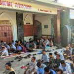Warga Winong Pati Laksanakan Salat Idul Adha di Teras Gereja