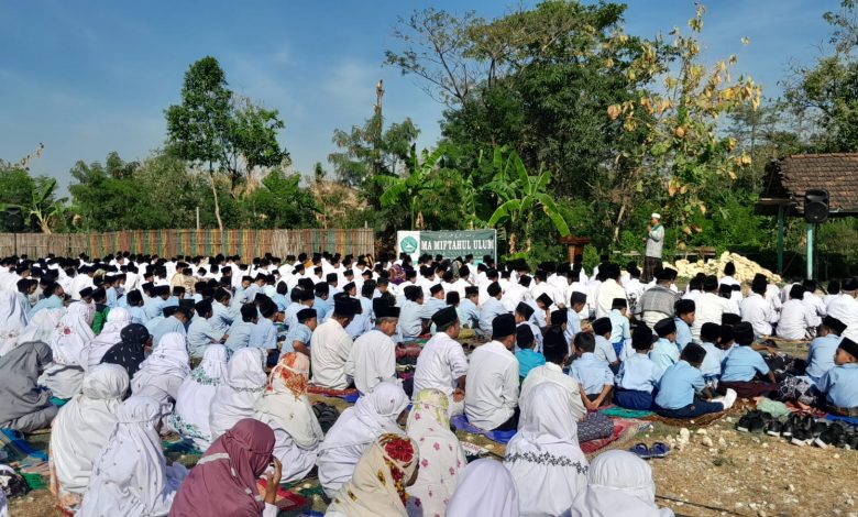 Santri di Trimulyo Kayen Gelar Salat Istisqa