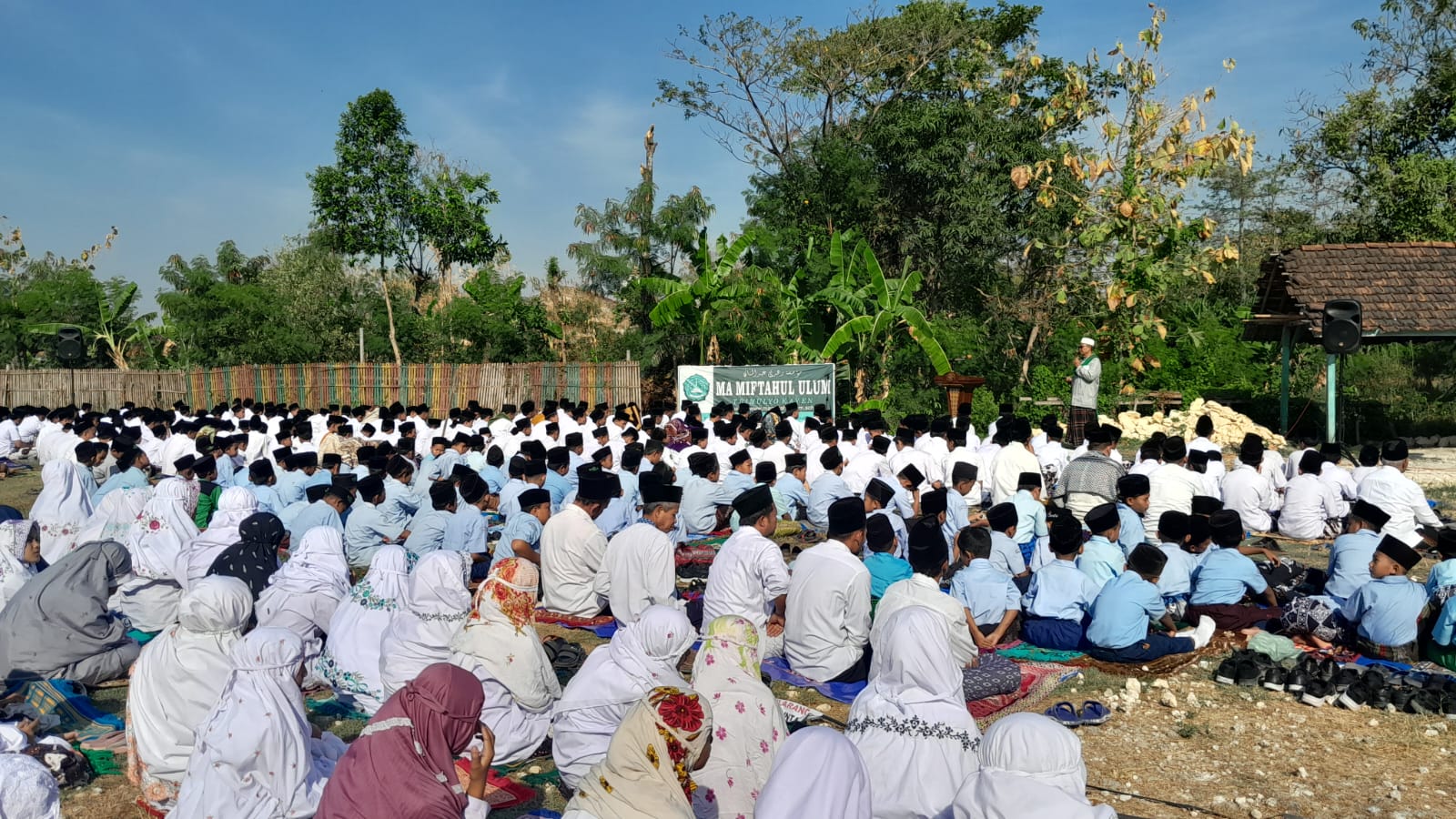Santri di Trimulyo Kayen Gelar Salat Istisqa