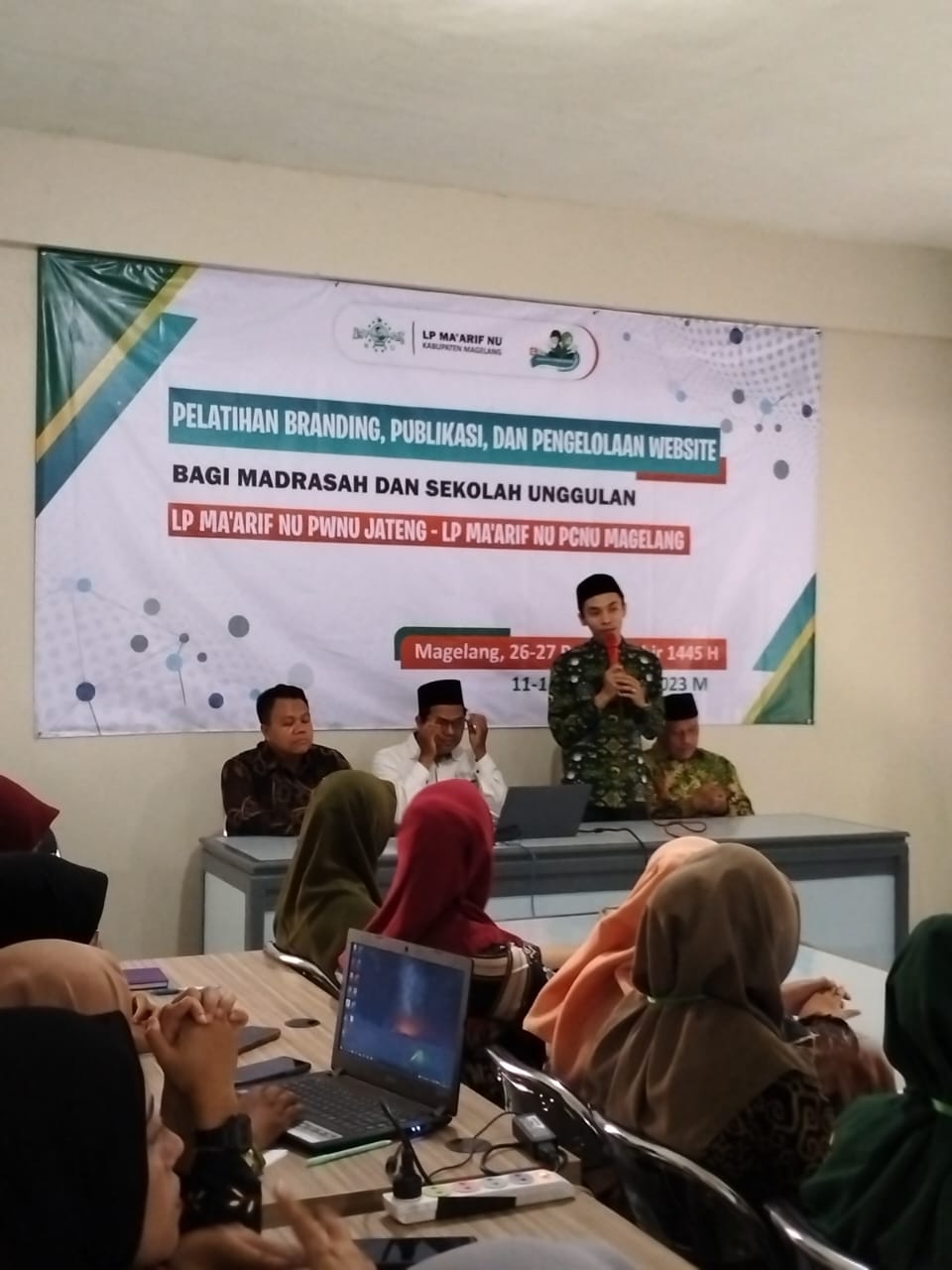 Branding Tak Sekadar Promosi, Tapi Ideologisasi
