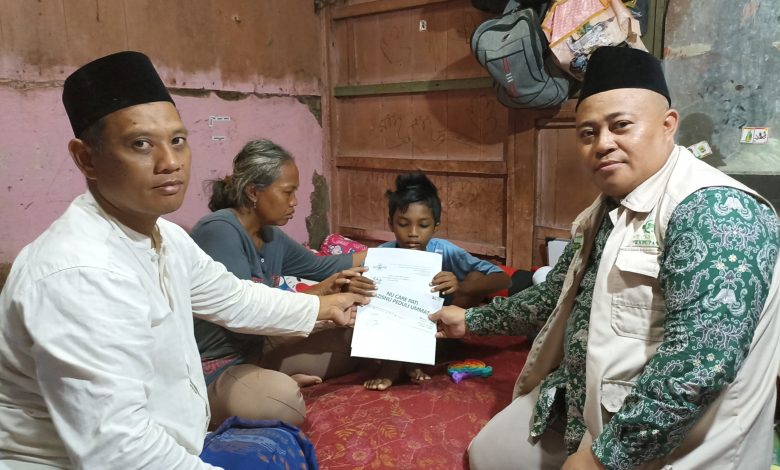 Peduli Yatim, Lazisnu Pati Beri Bantuan Pengobatan