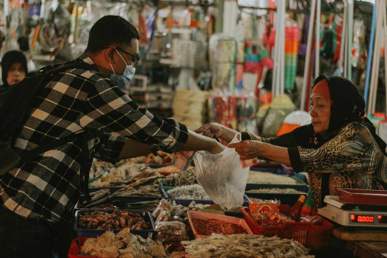 Pasar. Photo by Falaq Lazuardi on Unsplash.