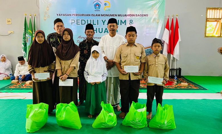 PIM Mujahidin Bageng Gembong Santuni Ratusan Anak Yatim dan Duafa