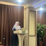 Lulus Doktor UIN Jogja, Fatmawati Sungkawaningrum Senyum-senyum