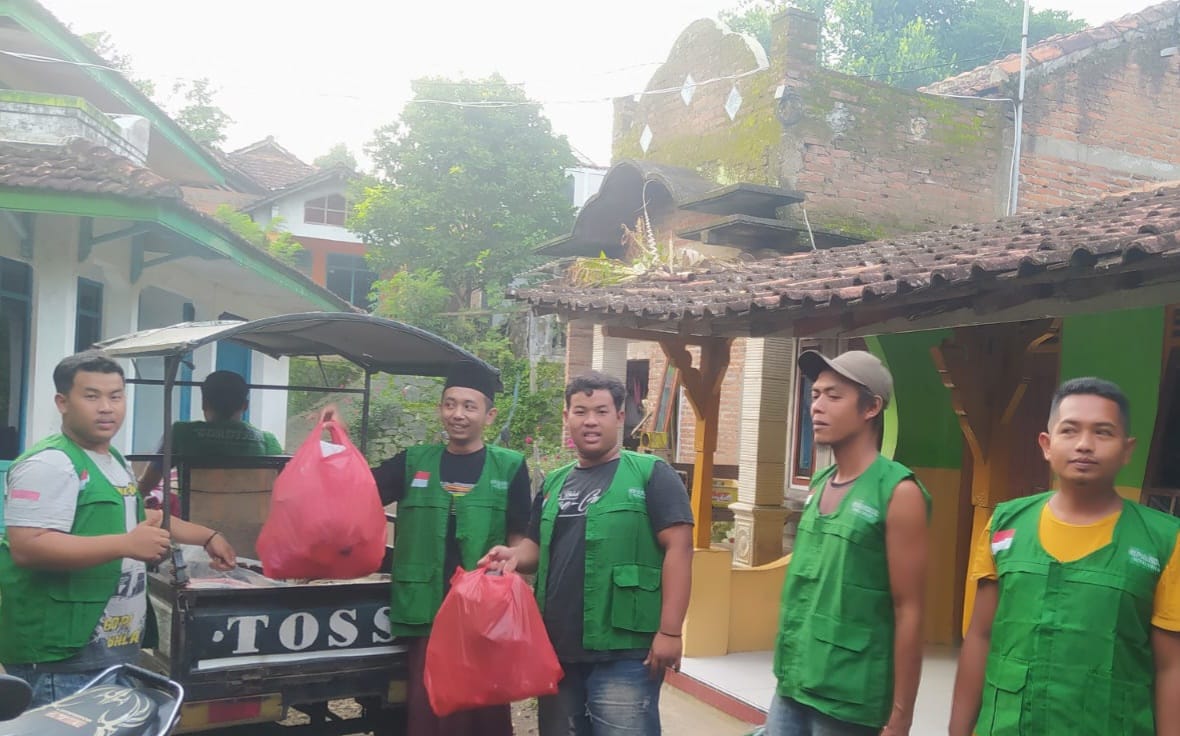 Ansor Sitiluhur Bergelut dengan Rongsok, Tuai Banyak Pujian
