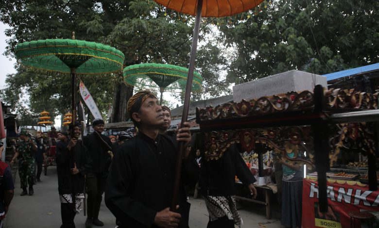 Luwur Makam Syekh Jangkung Dikirab