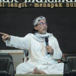 Anis Sholeh Ba’asyin dalam Ngaji NgAllah Suluk Maleman ‘Meniti Langit, Menapak Bumi’ yang digelar di Rumah Adab Indonesia Mulia, Sabtu (18/1) kemarin.