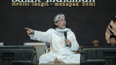 Anis Sholeh Ba’asyin dalam Ngaji NgAllah Suluk Maleman ‘Meniti Langit, Menapak Bumi’ yang digelar di Rumah Adab Indonesia Mulia, Sabtu (18/1) kemarin.