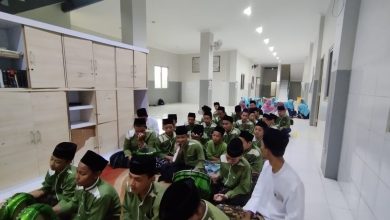 Peringati Isra' Mi'raj, SMP dan MA QT Al-Akrom Banyuurip Gelar Siraman Rohani