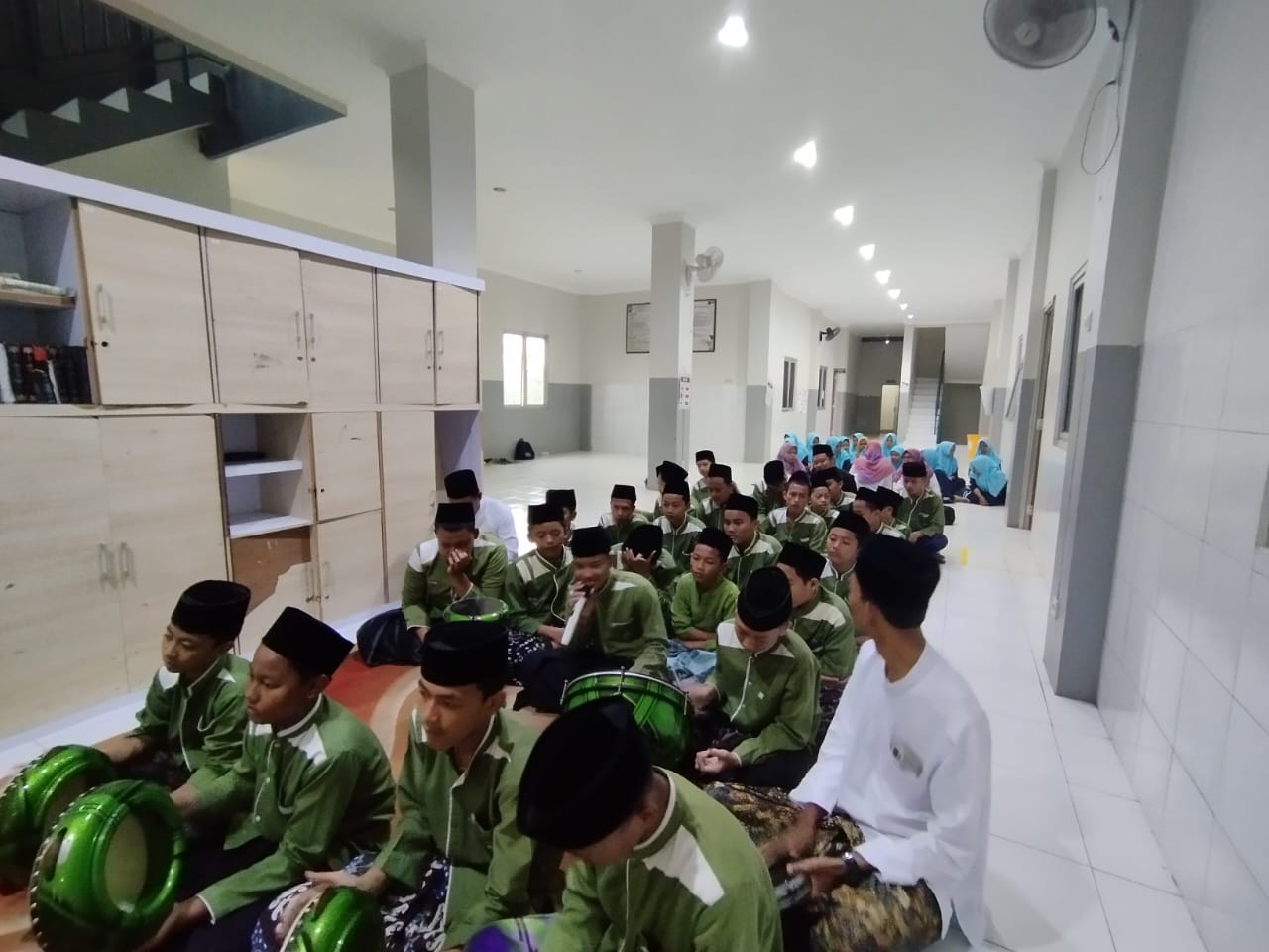 Peringati Isra' Mi'raj, SMP dan MA QT Al-Akrom Banyuurip Gelar Siraman Rohani