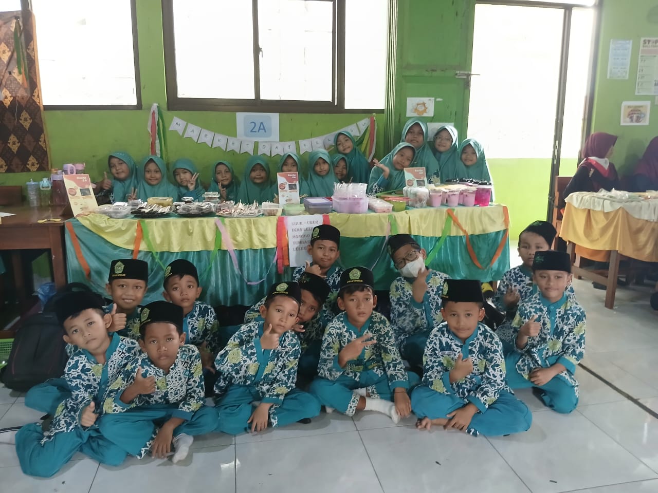 Uniknya Gelar Karya dan Market Day MI Sullam Taufiq Pekalongan