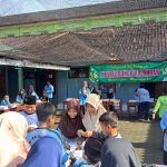 MI Walisongo Kalangan Sukoharjo Gelar Market Day