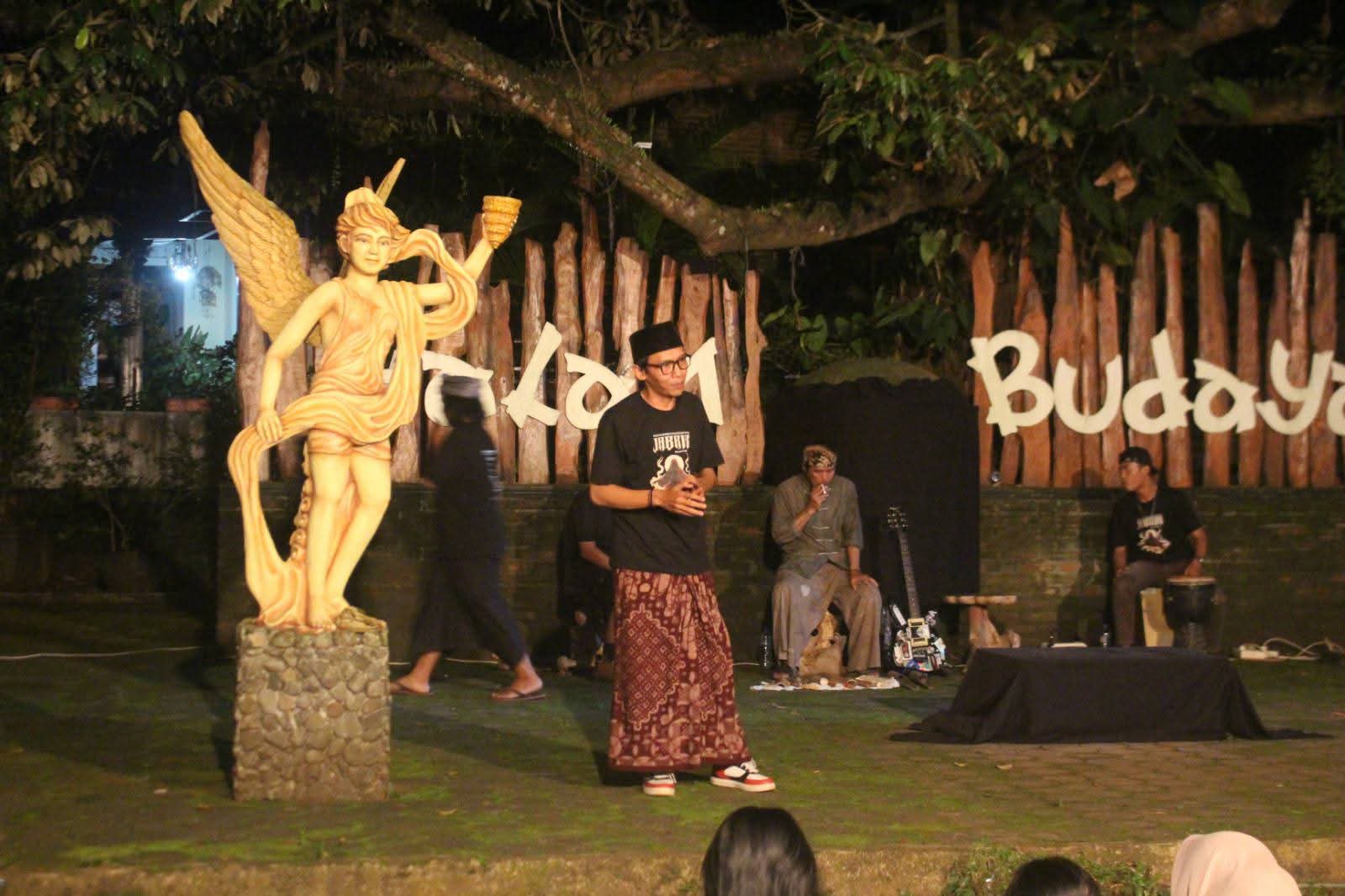 Ketua Lesbumi PCNU Pati Terbitkan Buku Berjudul 'Jabrik'