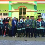 Puluhan Murid MTs Tarbiyatul Banin Winong Pati Mendapat Paket Bantuan dari YBM BRILiaN