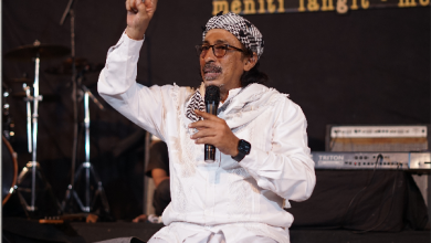 Keterangan foto: Anis Sholeh Ba’asyin dalam NgAllah Suluk Maleman ‘MataAirMata Merdeka’ yang digelar di Rumah Adab Indonesia Mulia, Sabtu (16/8).