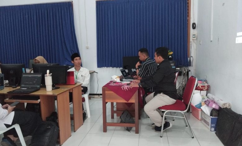 Luar Biasa! LP Maarif Magelang Bekali Guru SD dengan Pelatihan Coding dan AI