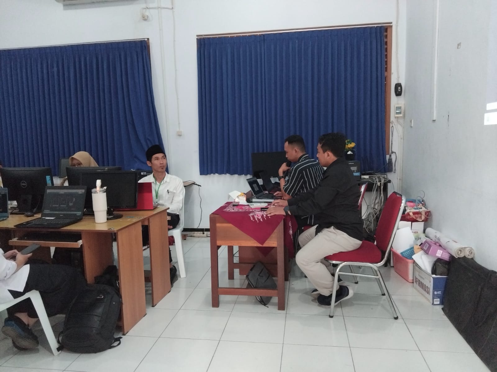 Luar Biasa! LP Maarif Magelang Bekali Guru SD dengan Pelatihan Coding dan AI