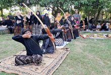 Jelang HSN 2025, Fatayat NU Pati Gelar Jemparingan Bareng