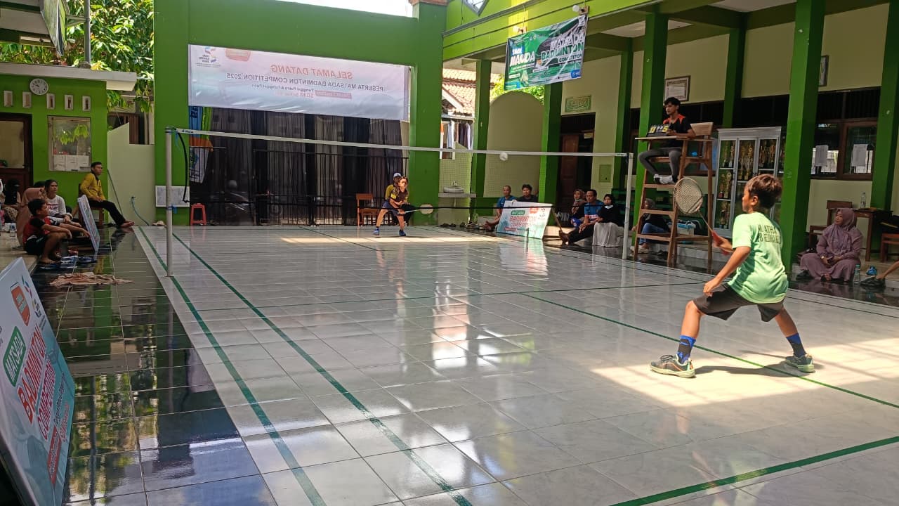 MTs Manahijul Huda Ngagel Adakan Kompetisi Bulu Tangkis untuk Cetak Atlet Muda Berbakat