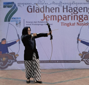 Perwakilan Garda Fatayat NU Pati Ikuti Gladhen Hageng Jemparingan Nasional