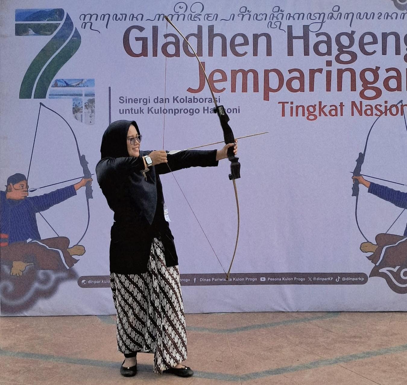 Perwakilan Garda Fatayat NU Pati Ikuti Gladhen Hageng Jemparingan Nasional