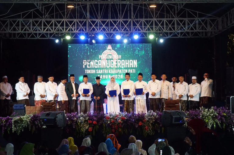 PCNU Pati Gelar Tasyakuran Hari Santri 2025, Ada Peluncuran Perbup Pesantren hingga Pemberian Beasiswa Santri