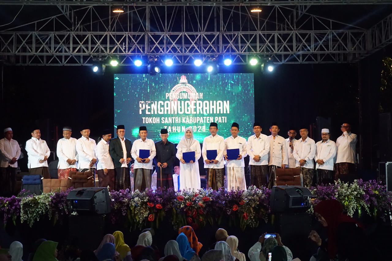 PCNU Pati Gelar Tasyakuran Hari Santri 2025, Ada Peluncuran Perbup Pesantren hingga Pemberian Beasiswa Santri