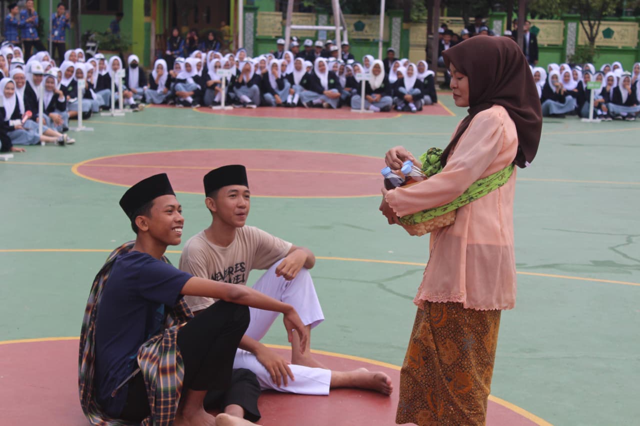 Peringati Hari Pahlawan, Siswa MAN 1 Pati Tampilkan Drama Kolosal Perjuangan