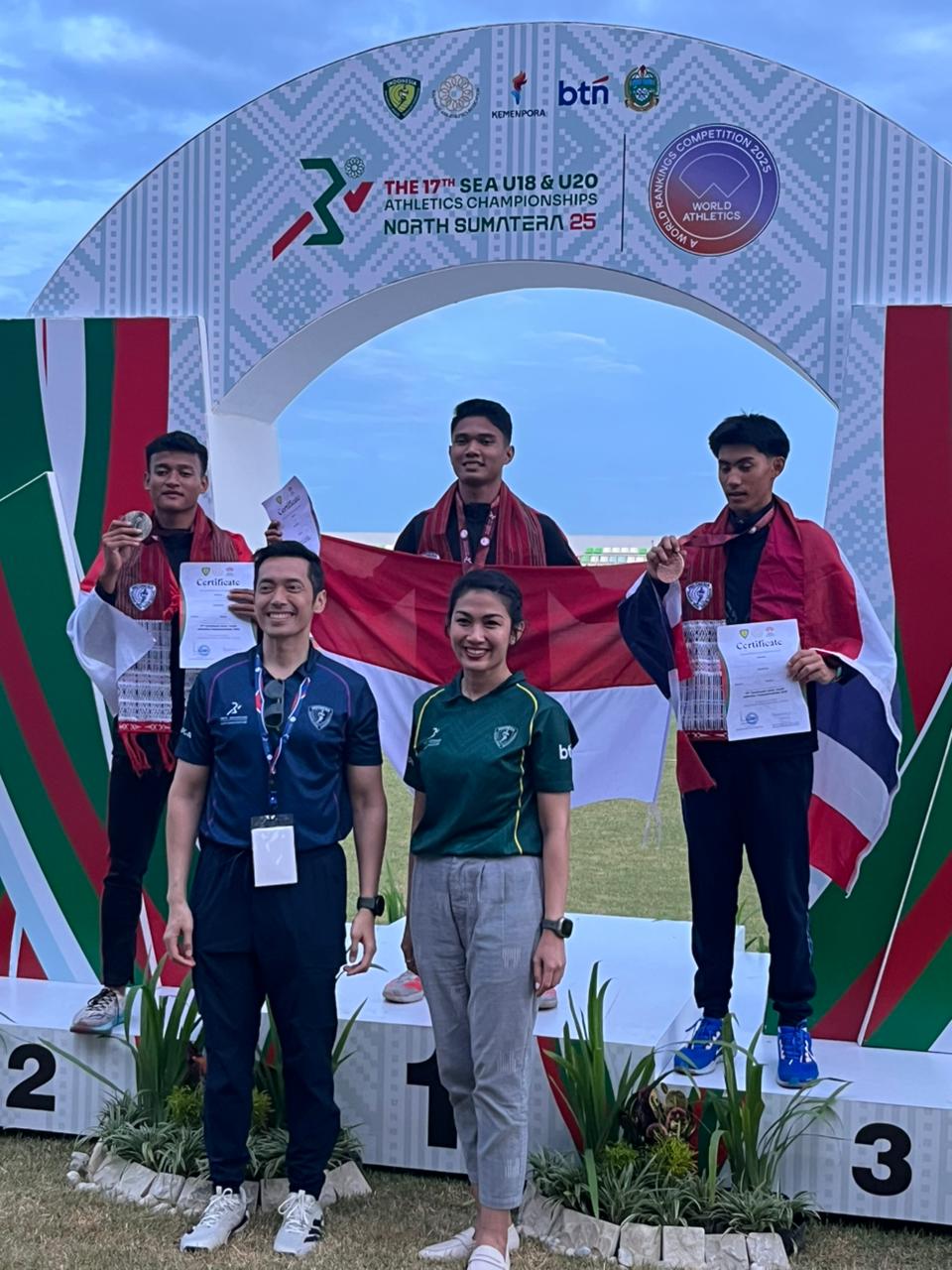 Berlatih hingga Enam Jam Sehari, M. Akbar Siswa MAN 1 Pati Raih Juara 1 Lari 100 M se-Asia Tenggara