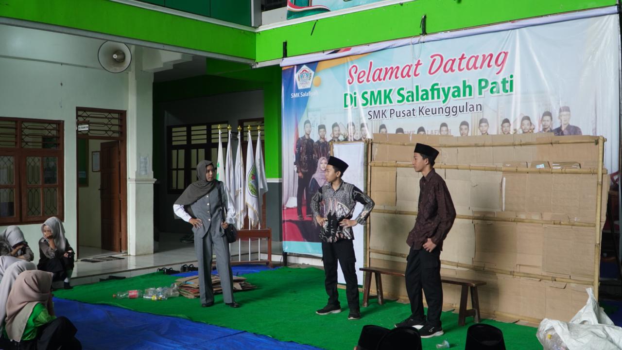 Teater Kardus SMK Salafiyah Kajen Rayakan 11 Tahun dengan Pertunjukan "Kampung Kardus"