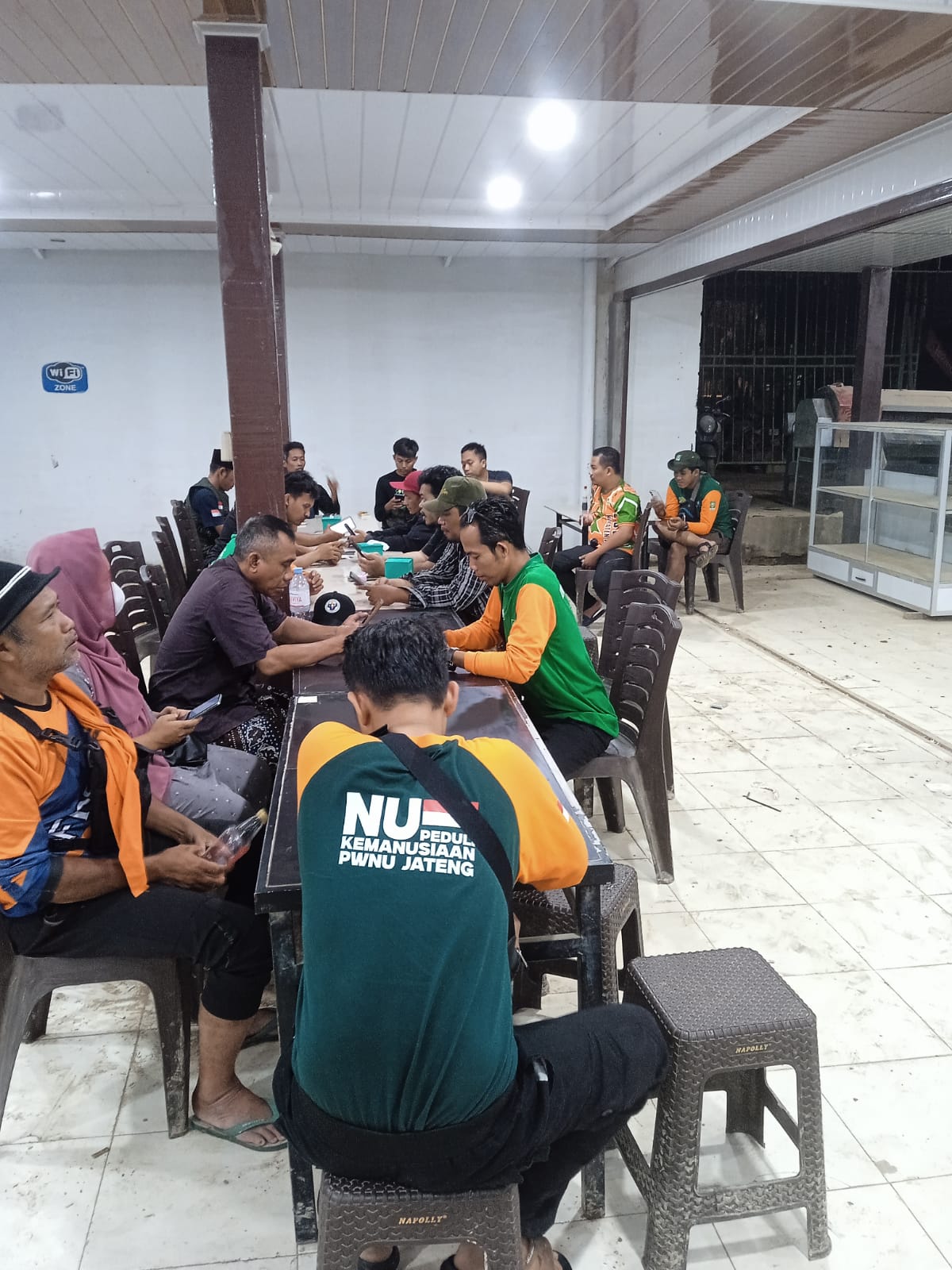 Malam di Bumi Tamiang: Langkah Awal Relawan NU Peduli Menyemai Harapan