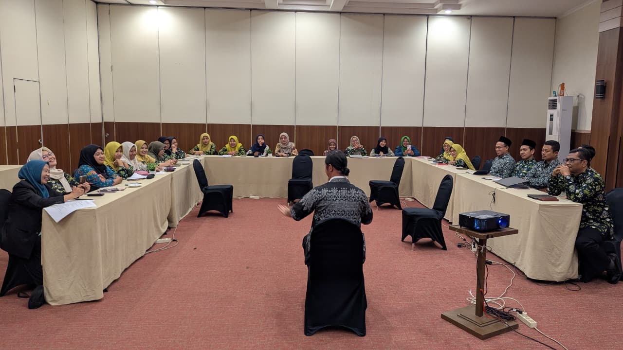 LP Ma’arif PWNU Jateng Bersama Pearson Tingkatkan Kapasitas Guru Bahasa Inggris