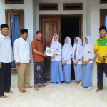 Wujud Kepedulian, Siswa As-Salafiyah Lahar Sisihkan Uang Saku untuk Korban Longsor dan Banjir