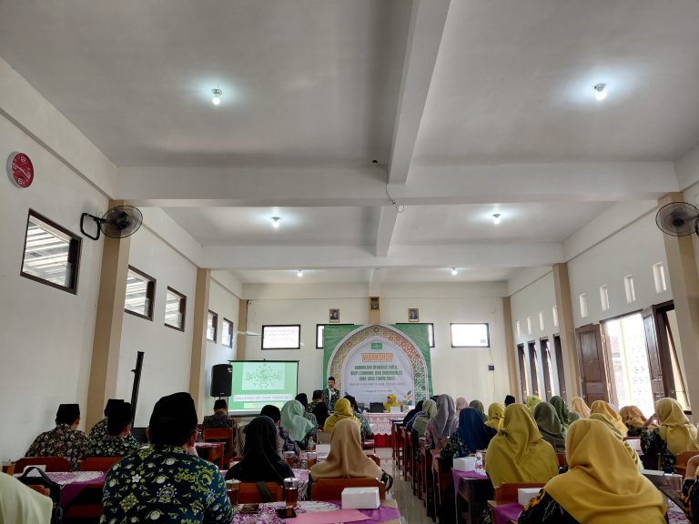 Workshop Kurikulum Berbasis Cinta, Deep Learning, dan Kokurikuler KMA 1503 Digelar LP Ma’arif NU Kabupaten Temanggung