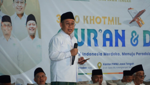 Ketua PWNU Jateng Gus Rozin Serukan Idulfitri Bermakna, Utamakan Persaudaraan